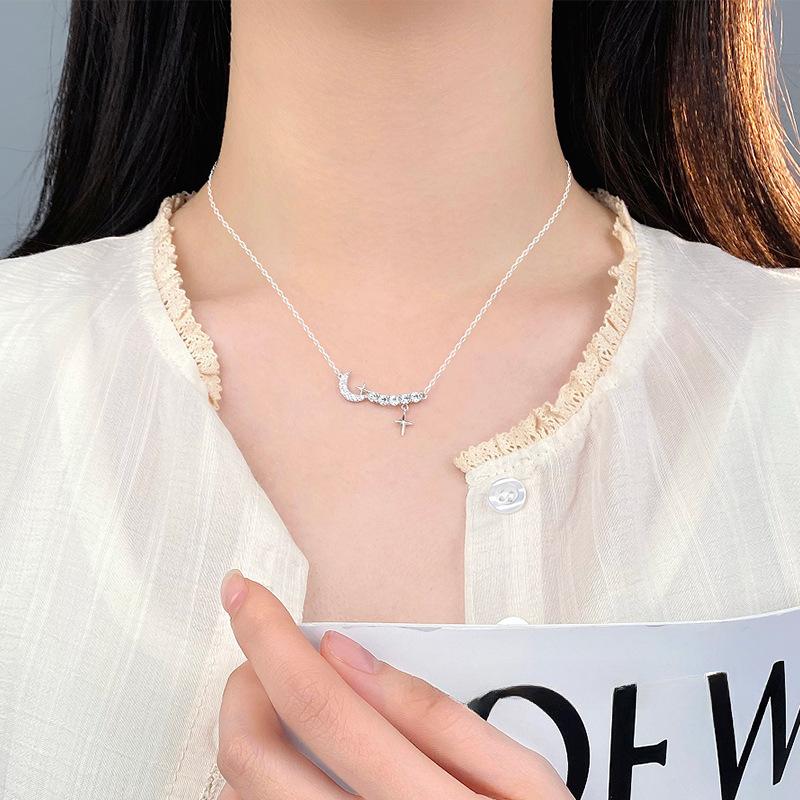 Exquisite Moon Four Point Star Necklace for Female Minority Design, Light Luxury Style, Collar Chain