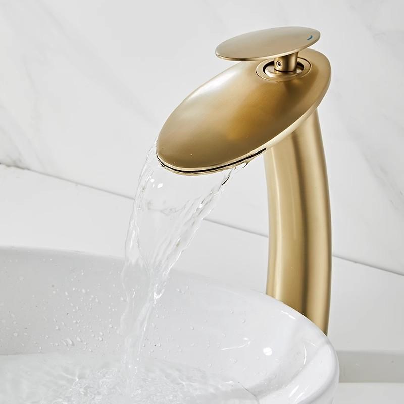 Bateria Łazienkowa Różowe Złoto Mosiężna Bateria Umywalkowa Bateria do Zlewu Kran Wodospad Zimna i Ciepła Woda Kran do Umywalki Montowany na Blacie Kran do Umywalki