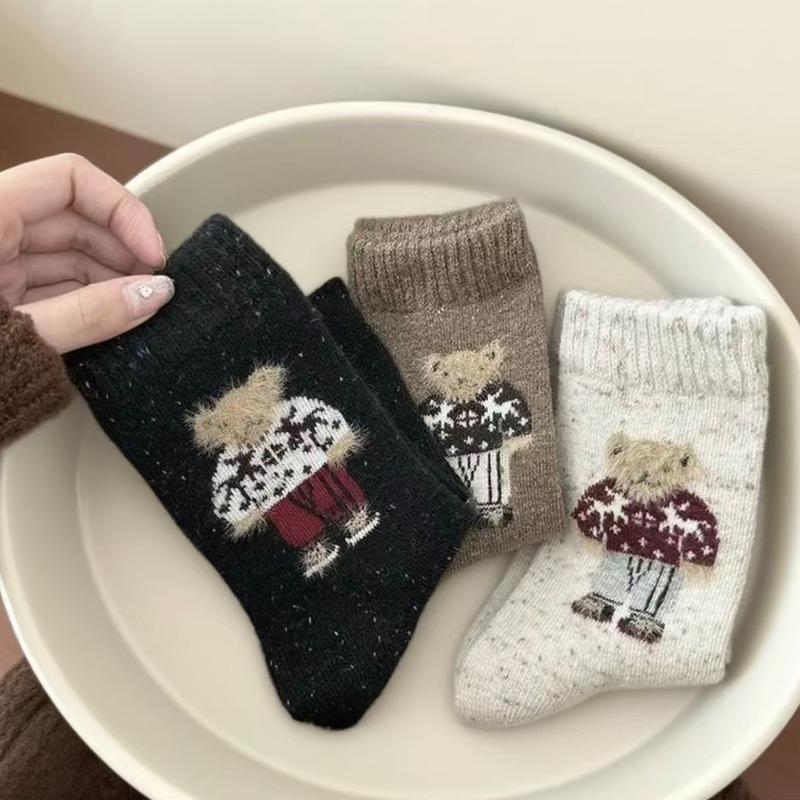2/5Pairs Cartoon Cute Little Bear Mid-Calf Socks For Women Fashion Autumn And Winter Thickened Warm Socks Christmas Gifts