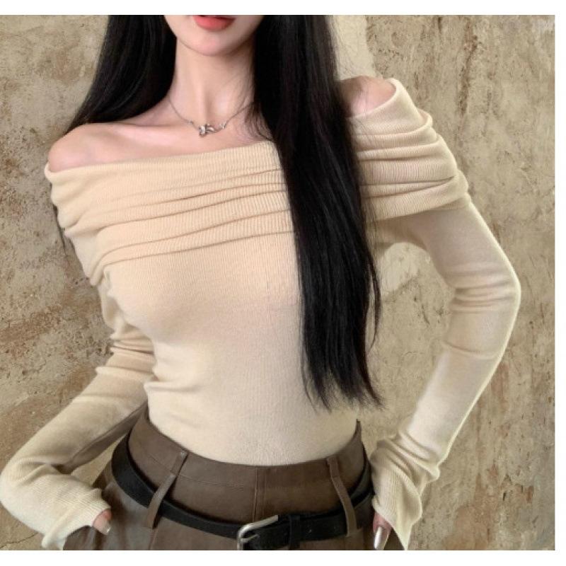 Black One-word Shoulder Top, Women's Off-the-shoulder Design Sense, Autumn New Slim-fit Temperament, Long-sleeved Knitted Sweater Inside