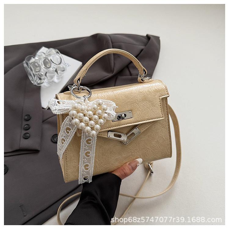Foreign order fashion temperament portable small bag women 2025 new high-end texture versatile messenger bag commuter shoulder bag