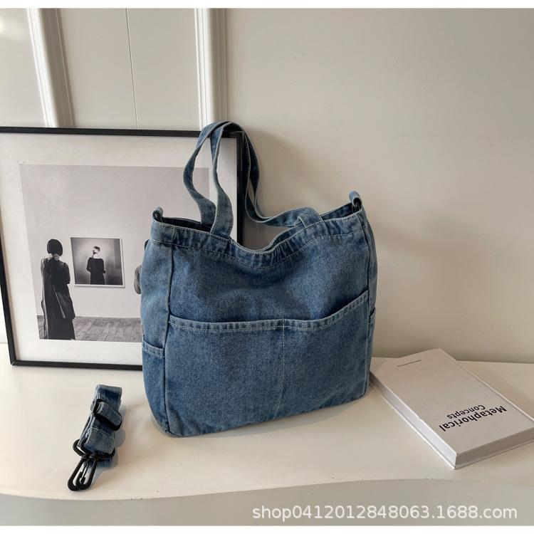 

Джинсовая сумка, мессенджер большой вместимости, студенческая сумка для занятий, женская новая сумка-тоут 2025 года, корейская сумка через плечо. светло-синий