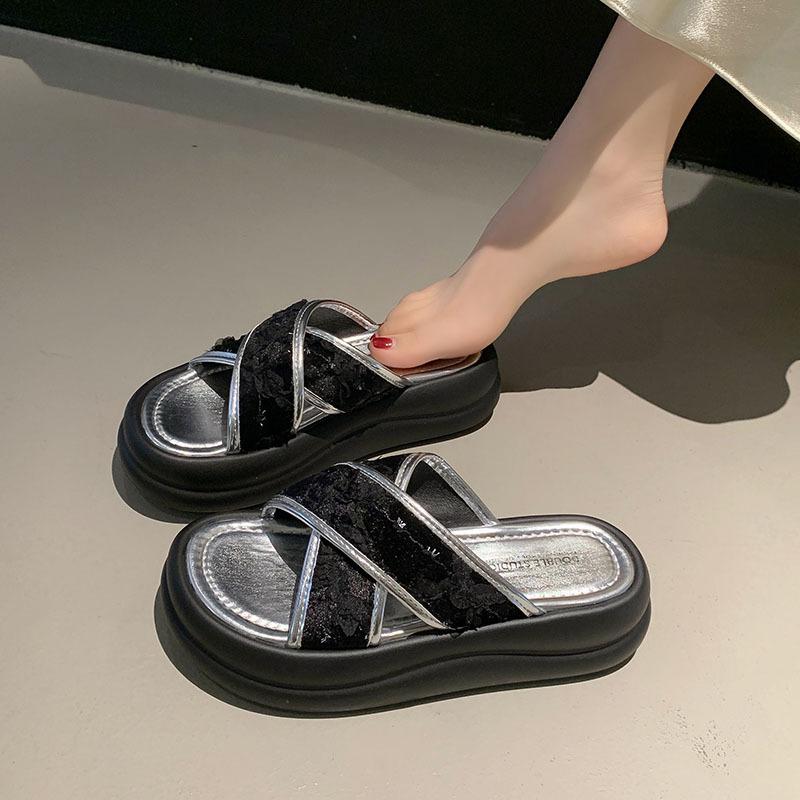 Xiaoxiangfeng thick-bottomed cool slippers women's summer wear new fashion cross soft-bottomed versatile beach one-word drag