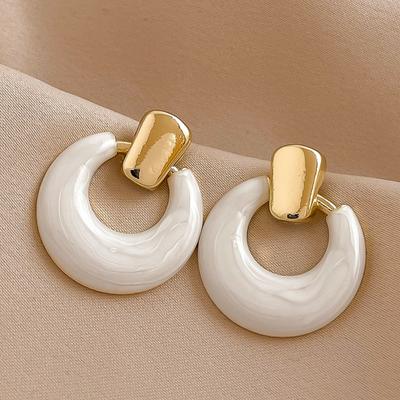 Korean Temperament White Oil-dripping Geometric Circle Gold Tone Dangle Earrings Women Simple Retro Daily Commuting Jewelry Gift