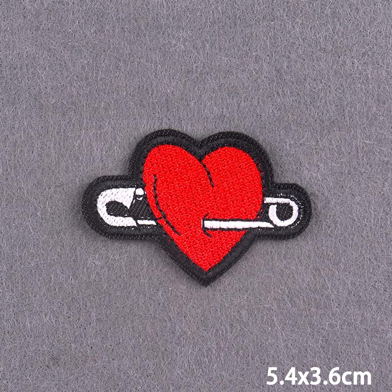 Red Fusible Patches Hiphop Iron On Thermoadhesive Patches For Clothes Cross Skull Embroidery Patches For Jacket Logo Applique