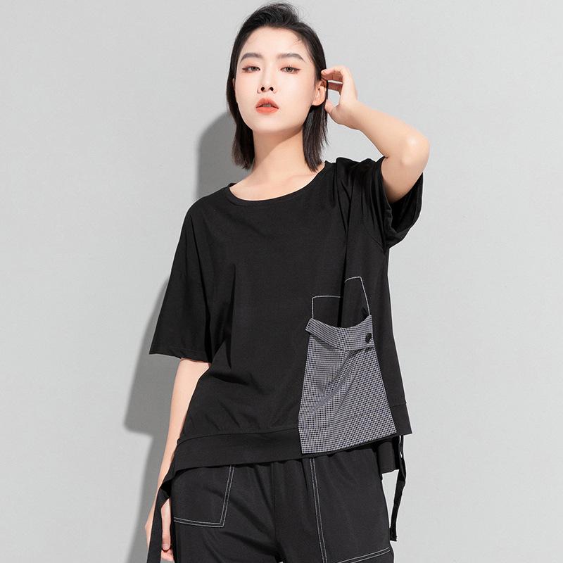 

Летний черный клетчатый топ в стиле пэчворк с карманом и отделкой из ленты - женская эластичная футболка