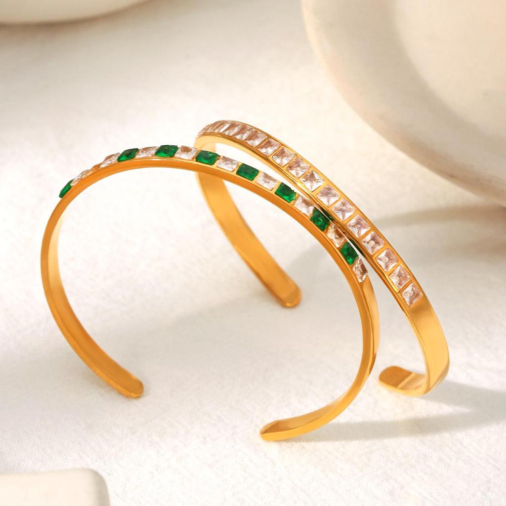 European-American Zircon Titanium Steel Bracelet: Luxurious, Star-Studded, Versatile Stainless Steel Jewelry for Women