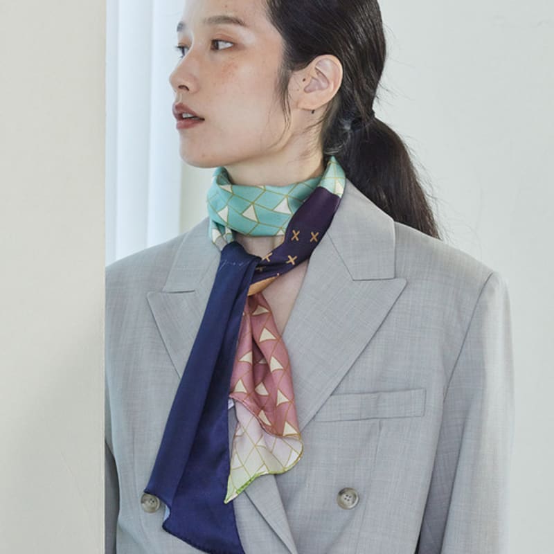 ANA MAISON Door to Wonderland Silk Long Petite Scarf [PML-1401]