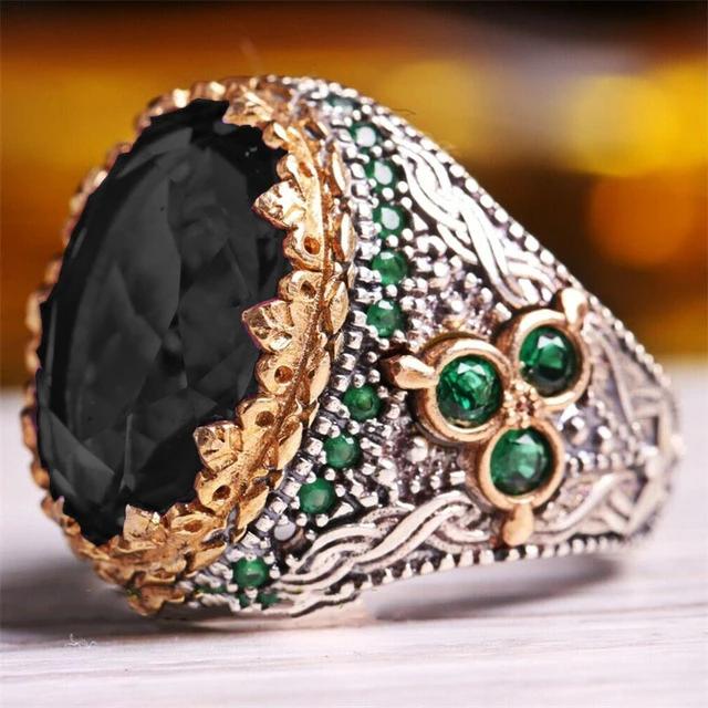 New Inlaid Emerald Men's Luxury Ring Personality Retro Domineering Personality Ring To Attend The Banquet Party Jewelry