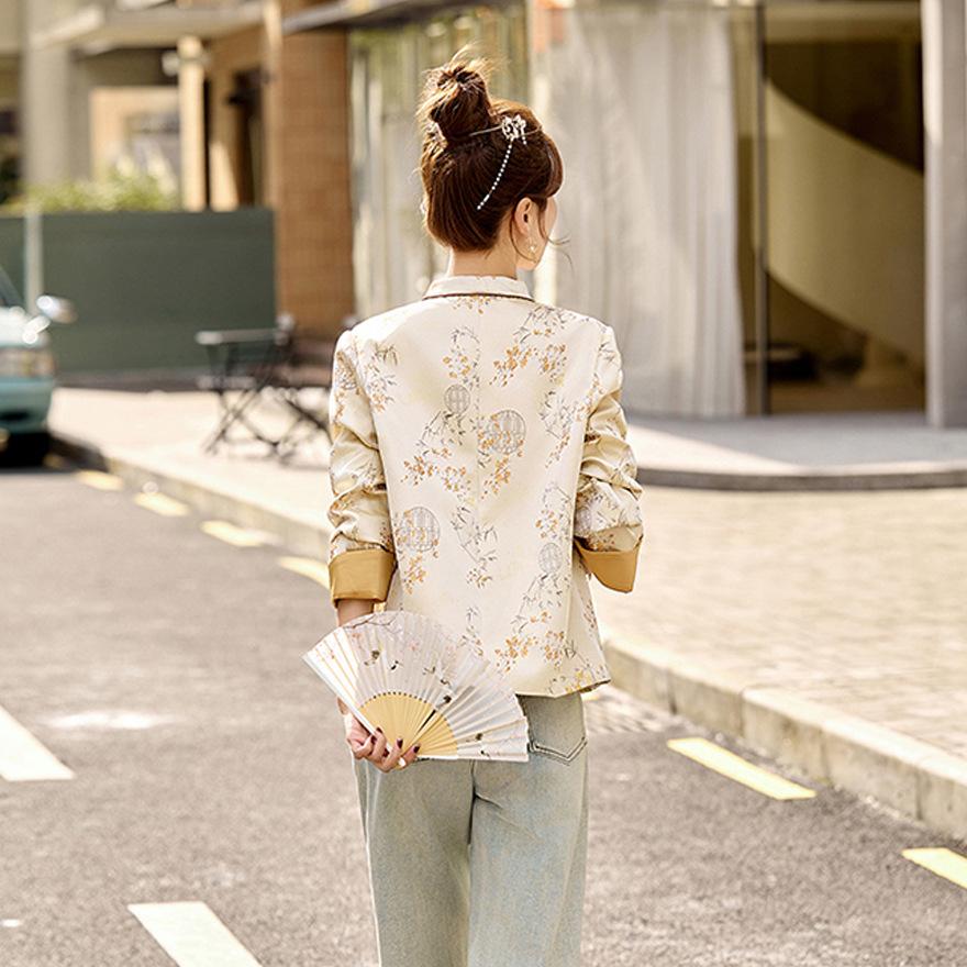 Kleiner Knopfleisten-Design-Oberteil Frühling Neu Jacquard Langarm Kurze Jacke