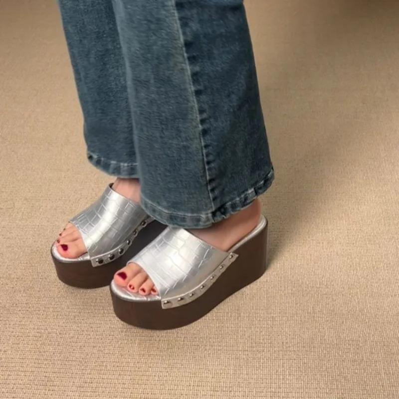 Fashion Women's Sandals Plus Size 34-42 Summer Platform Slippers Women Outdoor Slides Slipper Vintage Rivets High Heels New Wedges Shoes