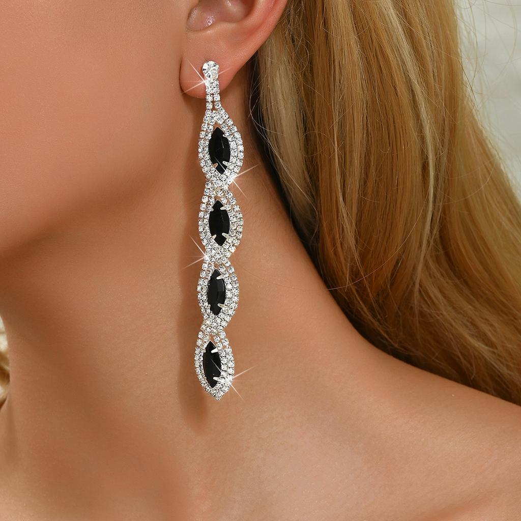 2 Pieces of Women's Trendy and Charming Diamond Flower Earrings, Outdoor Travel, Carnival, Party, Holiday Dressing Gifts