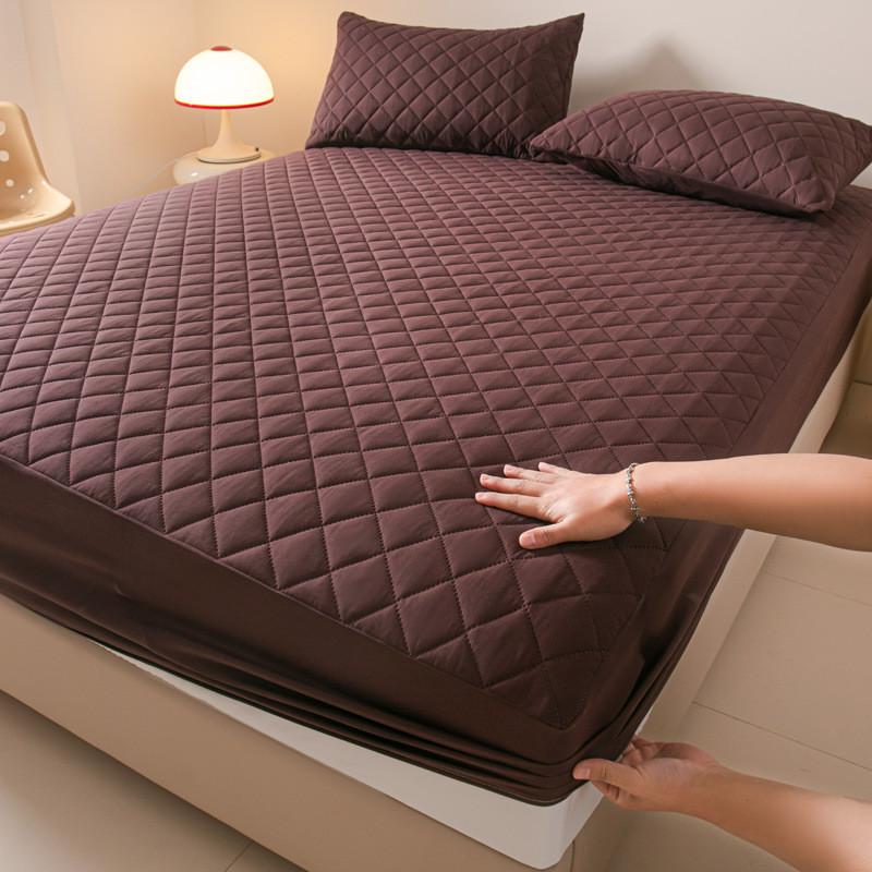 Polyester Bed Cover With Solid Color Design For Bed Protects Mattress And Prevents Dust