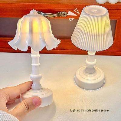Retro Small Table Lamp: Perfect for Bedroom, Dorm, or As a Birthday Gift for Bestie. Adds Night Light and Decorative Atmosphere To Your Space.