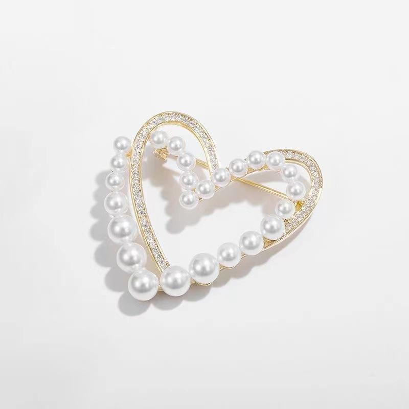 Heart Pearl Classic Brooch Pins Clothing Dress T-Shirt Heart Scarf Brooches