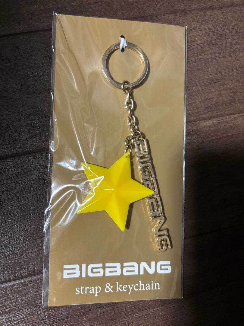 [USED] BIGBANG Strap Keychain Yellow x Gold