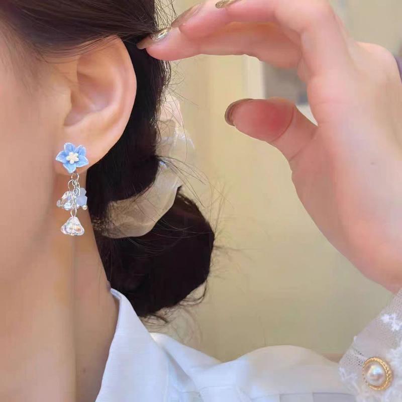 Super fairy Mori small fresh blue flower stud earrings female, sweet design tassel crystal earrings versatile earrings