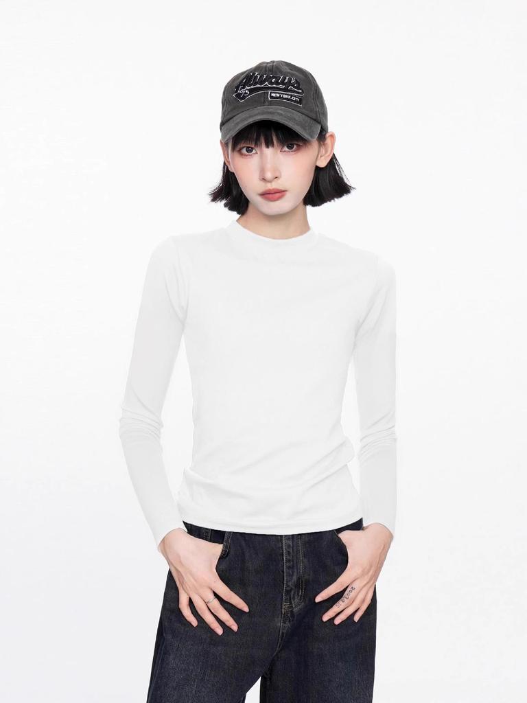 American-Style Women's White Round Neck Slim Fit Long Sleeve Base Layer Top for Spring/Autumn