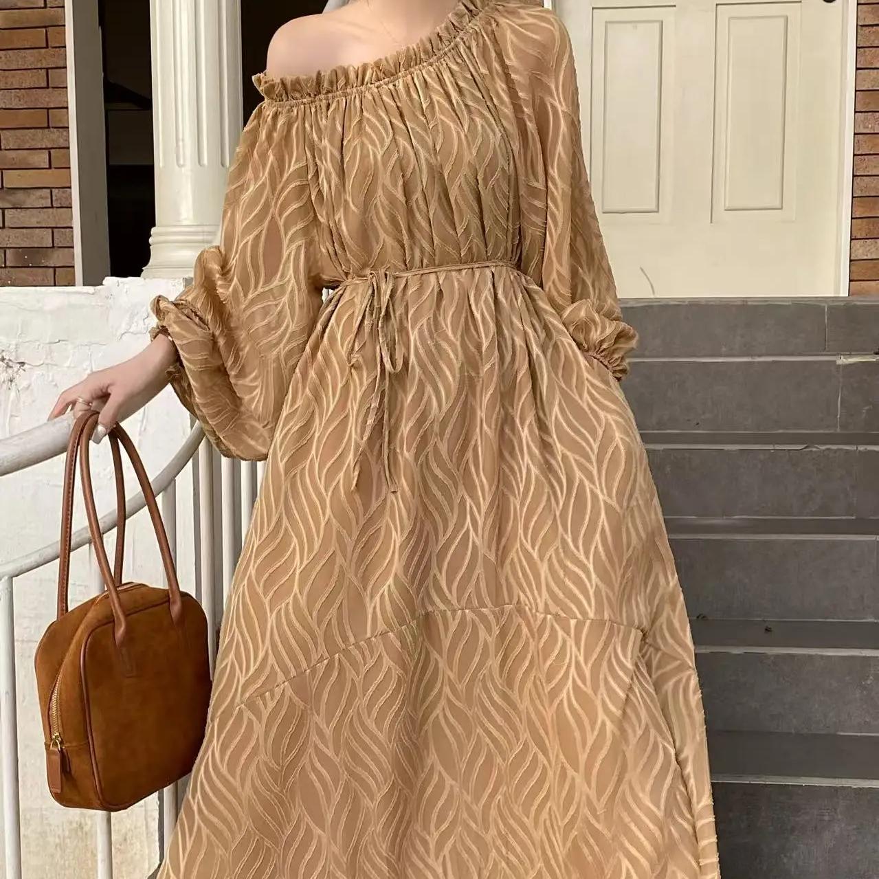 

Весеннее розовое платье для женщин с открытыми плечами, модные длинные рукава, женские платья в корейском стиле, свободное плиссированное женское длинное платье с оборками One Size хаки