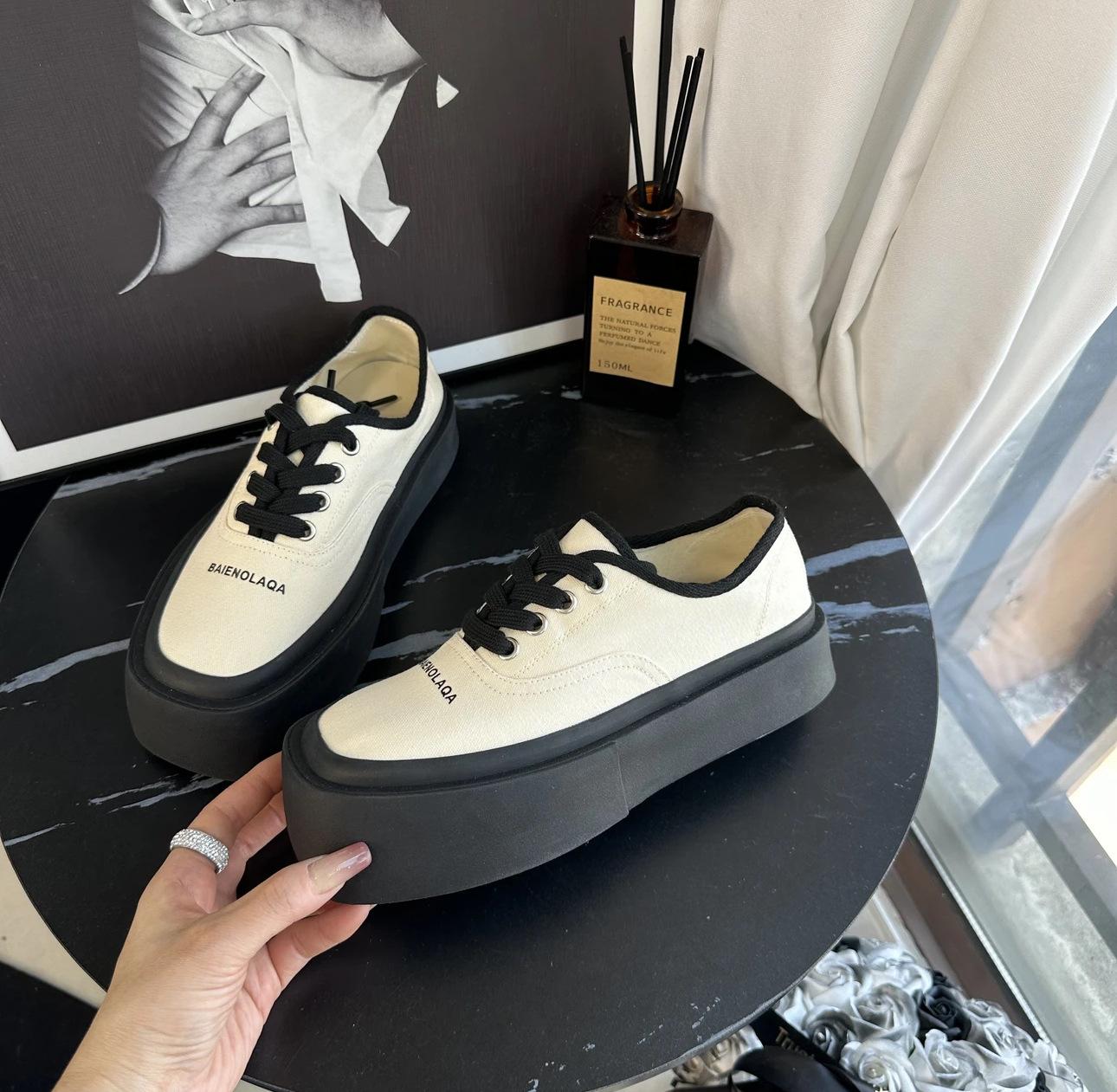 

Кроссовки на плоской подошве из парусины для спорта, ходьбы, бега, женщин, повседневная обувь, лето 2024, новые туфли с круглым носком, на шнуровке, женские туфли Zapatillas 39 белый