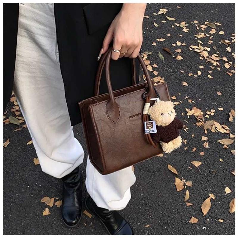 

High-end Small Bag Women s Retro Fashion All-matching Cross-body Super Hot Portable Carry 23x8x19 single package