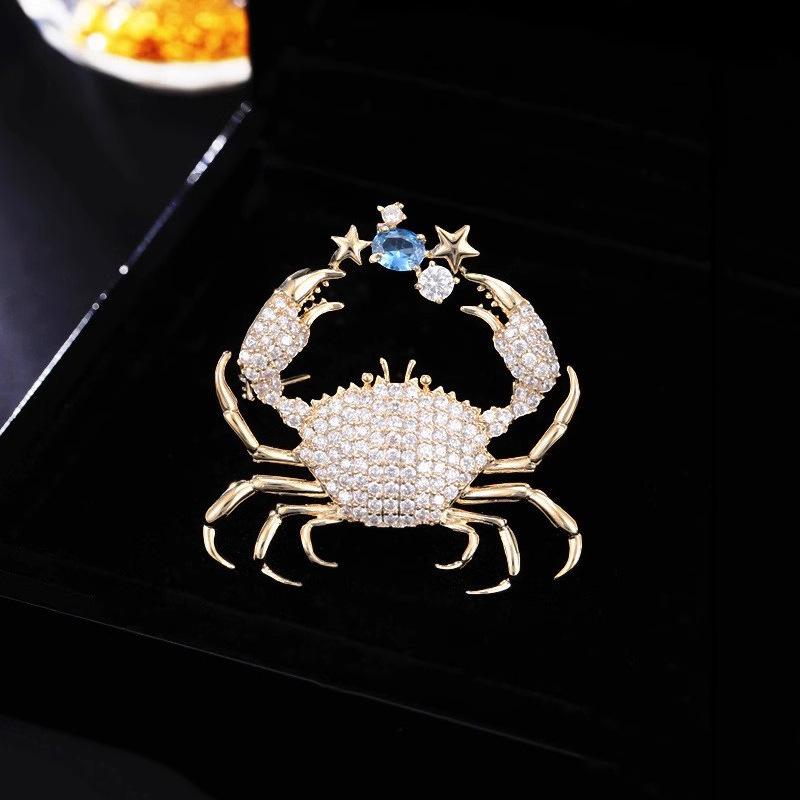The Little Crab Brooch Is A High-end Feminine Brooch with Exquisite Diamond-encrusted Brooch and A Unique Design Sense