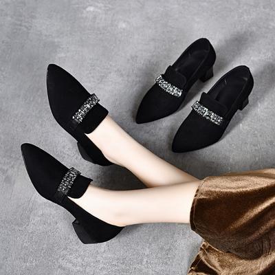 Scarpe singole a punta femminilità strass nappa nera scollo basso tacchi alti due altezze un pedale