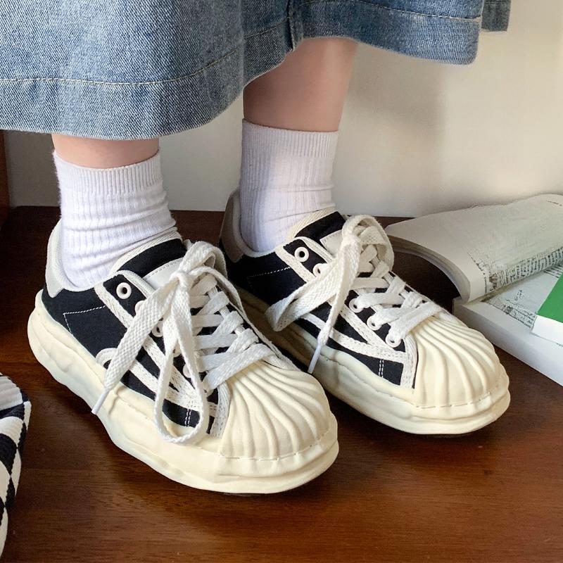 Korean Style Comfortable Women Shoes Simple Running 2024 New Fashion Autumn Elevated Increase Shell Head Dissolved Canvas Shoes