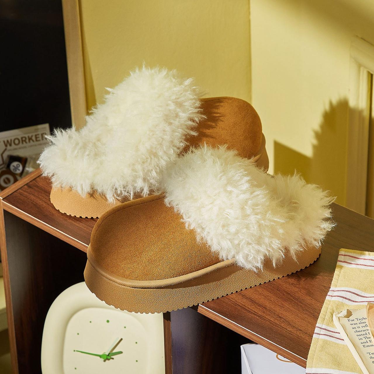 

Fashion Women Slippers 2025 New Outdoor Slides Women Thick Sole Anti-Slip Warm Unisex Slippers Autumn Winter Indoor Platform Shoes Women 36-37 малиновый