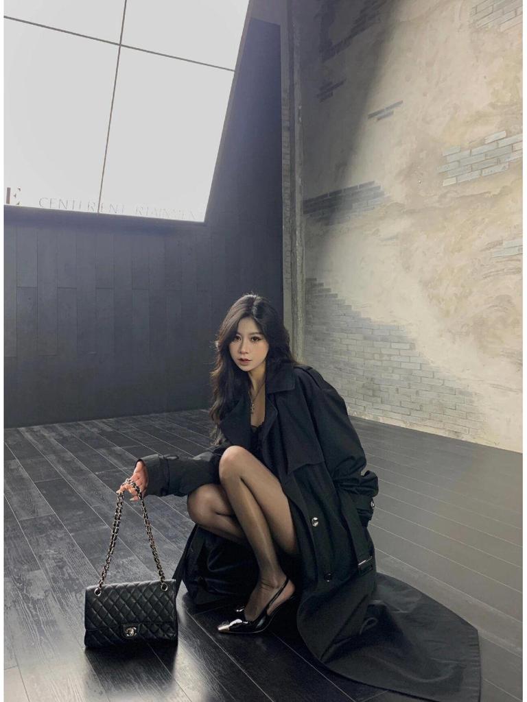 2025 Khaki pařížský trenčkot střední délky: Ležérní elegance inspirovaná Británií