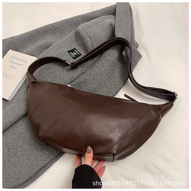 Large Capacity Bag 2025 New Casual Shoulder Messenger Bag Niche Retro Simple Foreign Style Fashion Commuter Dumpling Bag