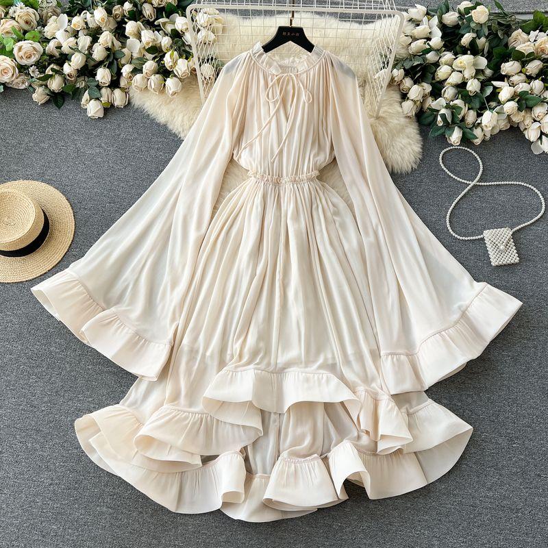 

Mild Luxury Retro V-neck Flared Sleeves Dress Dress Apricot All yards