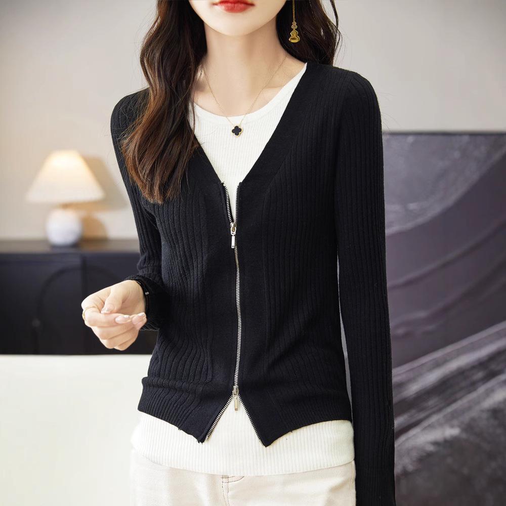 

Женский вязаный кардиган: Ранняя весна 2025 свитер-обманка из двух частей S чёрный