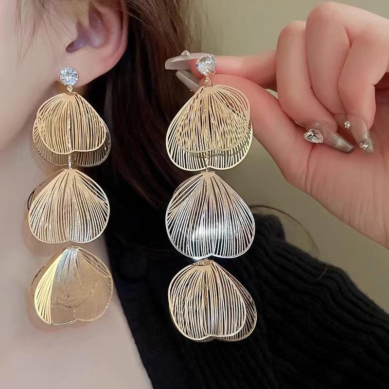 

111 Silver Needle Diamond Hollow Ginkgo Biloba Tassel Earrings European and American Exaggerated Atmospheric Earrings Temperament Versatile Earrings 925 silver needle