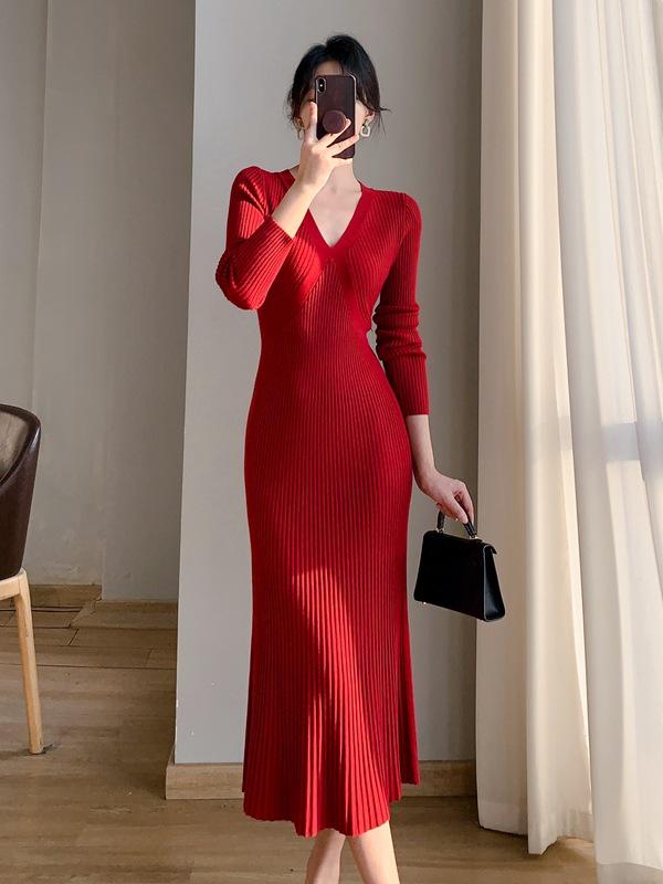 

Red Knitted Slimming Dress for Women - New Year s Autumn/Winter Edition L