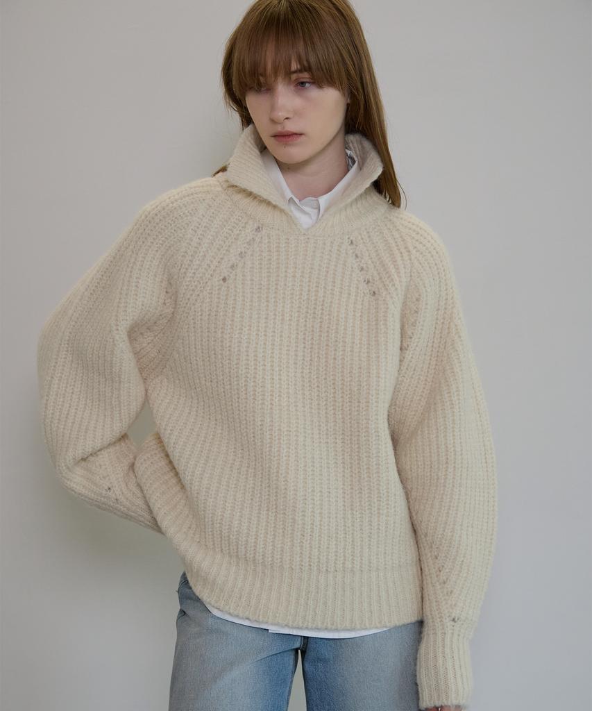 Aussel Curved Sleeve Pullover Cream