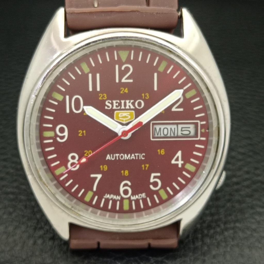 USED VINTAGE SEIKO 5 AUTOMATIC JAPAN MENS MAROON COLOR DIAL WATCH a434984-2 R122-a434984