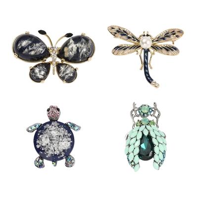 Elegant Christmas Crystal Butterfly Brooch For Women Party Dress Accessories Sparkling Lapel Pin Jewelry Gift