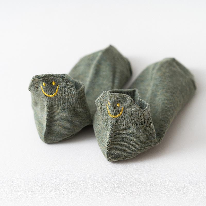 

Женские летние тонкие влагоотводящие дышащие носки с низким верхом и милым смайликом 1 pair