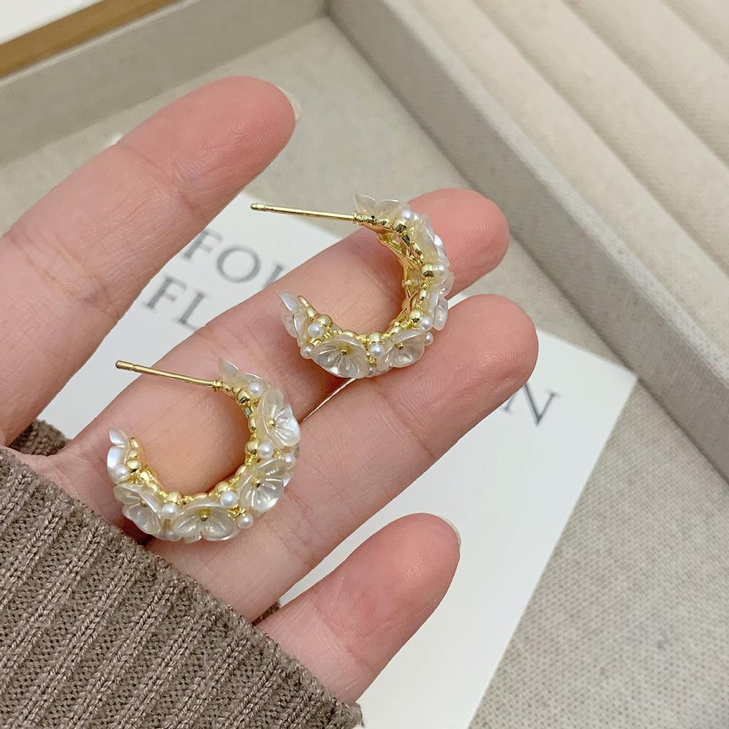 S silver needle white shell flower stud earrings temperament exquisite Mori earrings personalized earrings