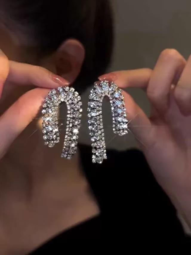 European and American Luxury Irregular Silver Needle Earrings with Rhinestone Inlay