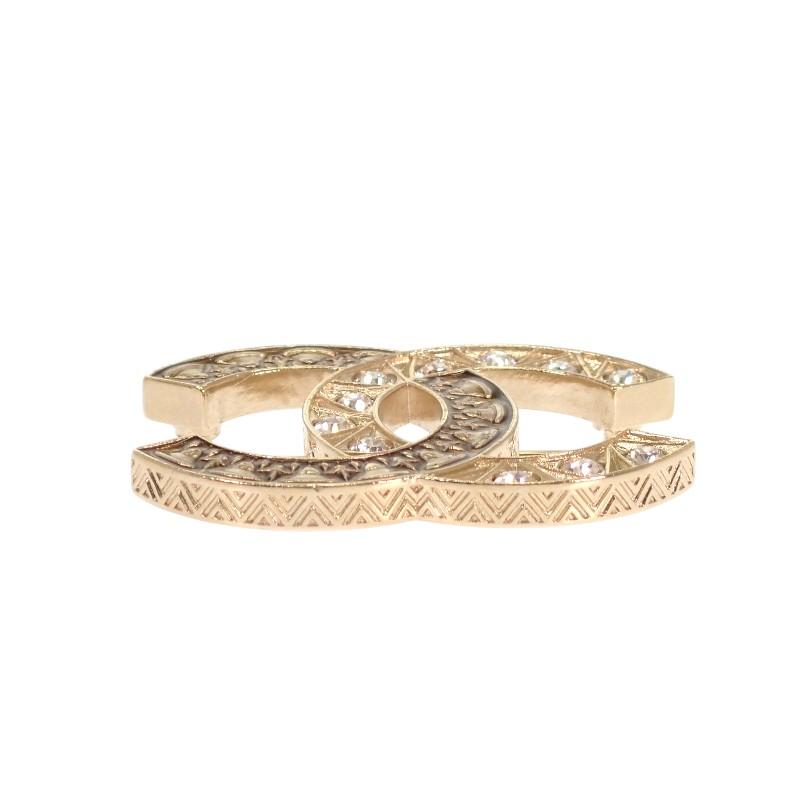 CHANEL  Brooch gold metal Women