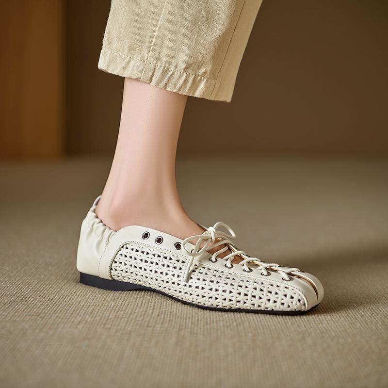 

Мода 2025 Новые летние женские балетки для женщин Модные перфорированные туфли с круглым носком Дышащие балетки Плоские с плетением Повседневные лоферы 34 белый