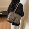 Retro high-end portable small square bag women's bag 2025 new simple commuter bag casual backpack