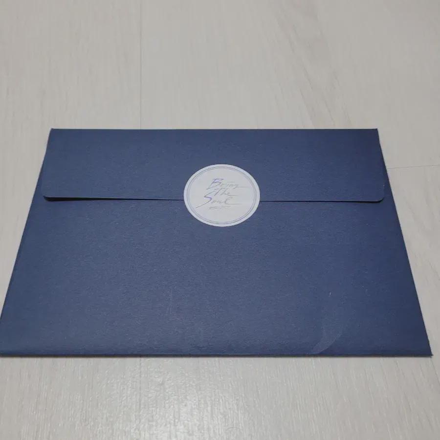 

BTS Принесите открытку в качестве бонуса за предзаказ, совершенно новую