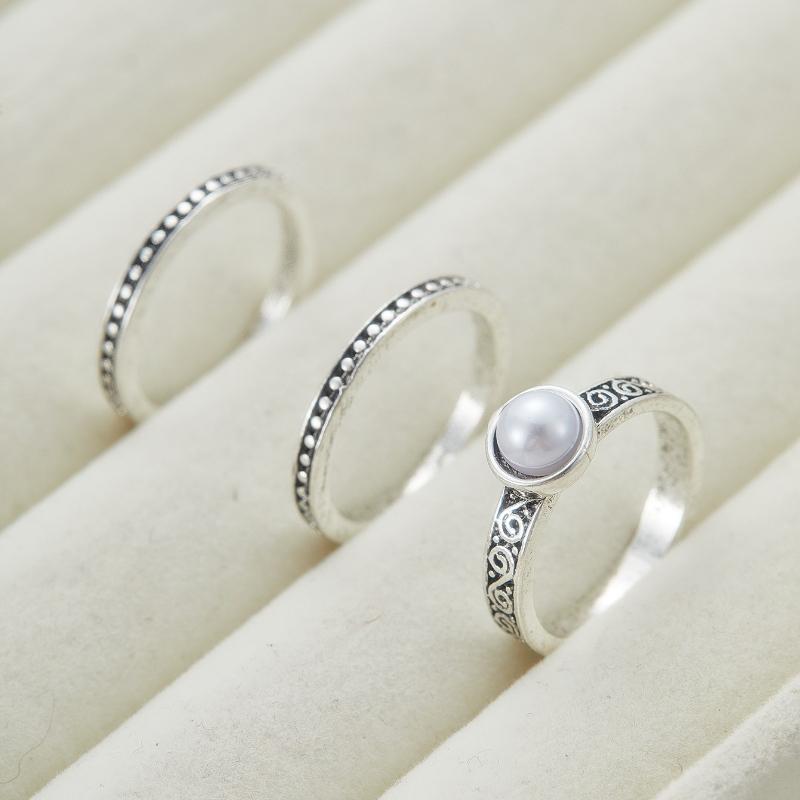 Luxury Ring with Retro Shiny White Imitation Pearl Shape Aristocratic Women'S Banquet Cocktail Personalized Ring Jewelry