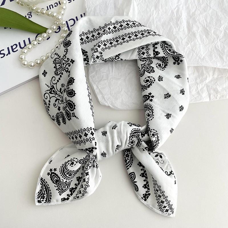 

Cotton And Linen Small Square Scarf Feminine, Fresh And Floral, Elegant Neck Protector Headscarf Hairband. One Size белый