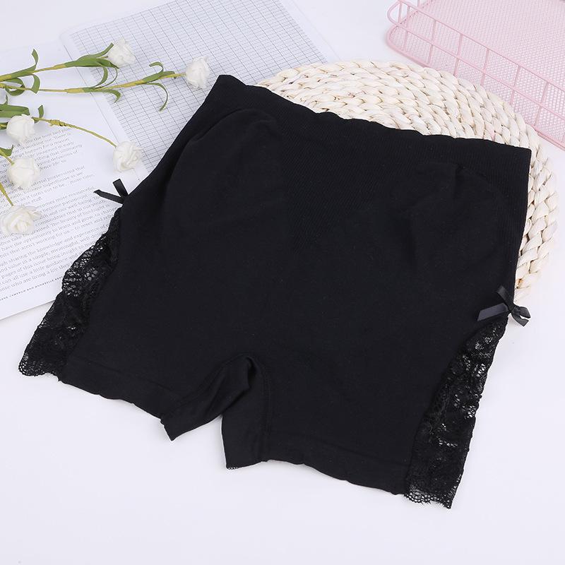 Seamless Lace Trim Women's Three-Quarter Safety Shorts
