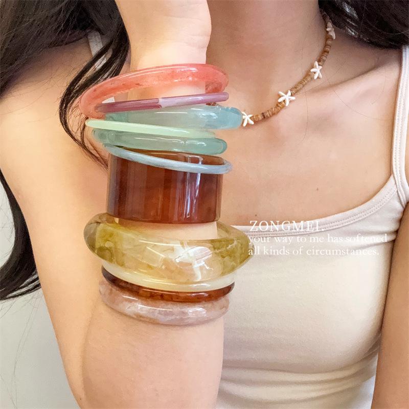 Velký nepravidelný mramorový vzor akrylový náramek - Výrazný francouzský široký čtvercový pryskyřičný šperk.