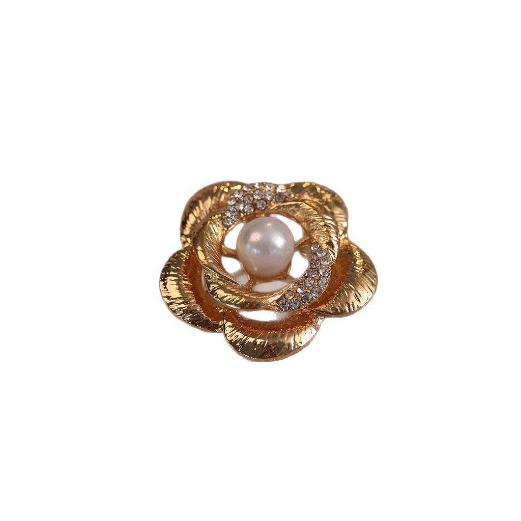Fashionable and Elegant Golden Camellia Brooch High-end and Light Luxury Women's Suit Jacket Sweater Overcoat Pin